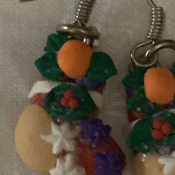 Vintage Christmas Earrings - Picture 9 of 14